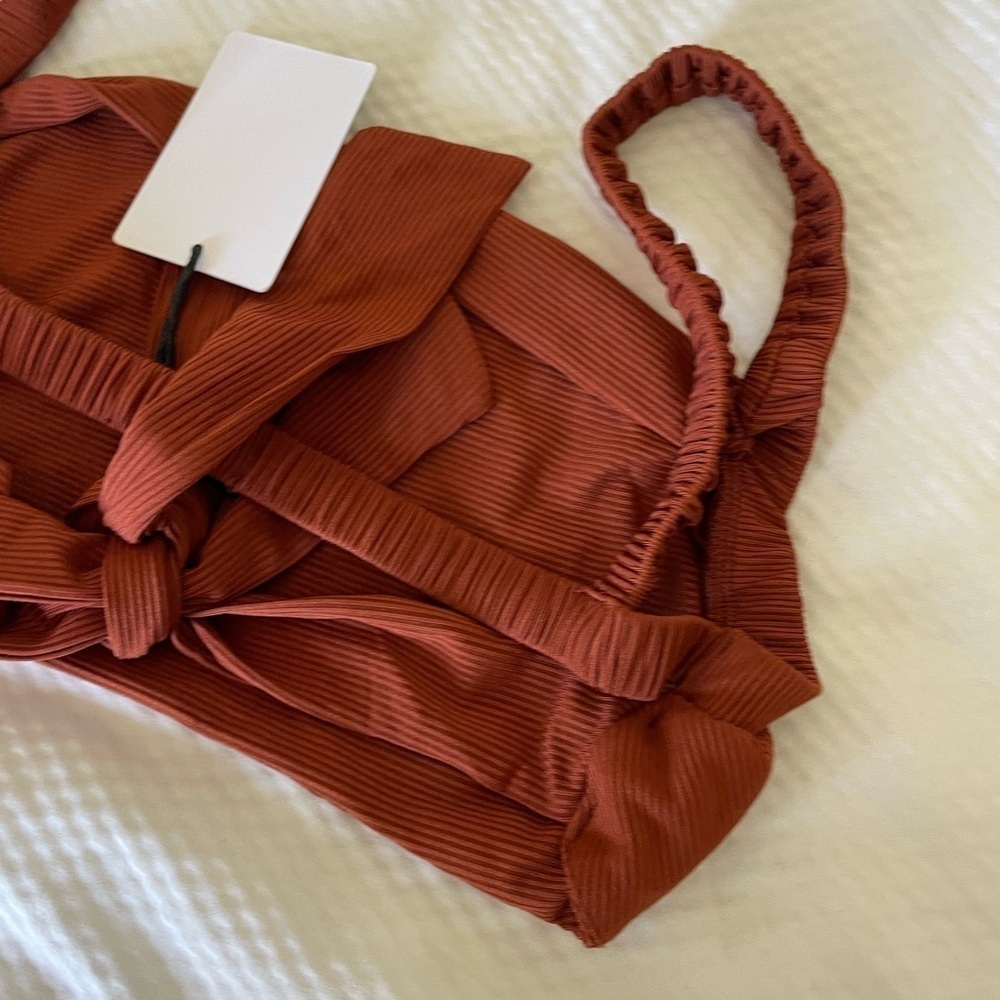 Olivaceous Terracotta Rust Ribbed Top - Picture 5 of 6
